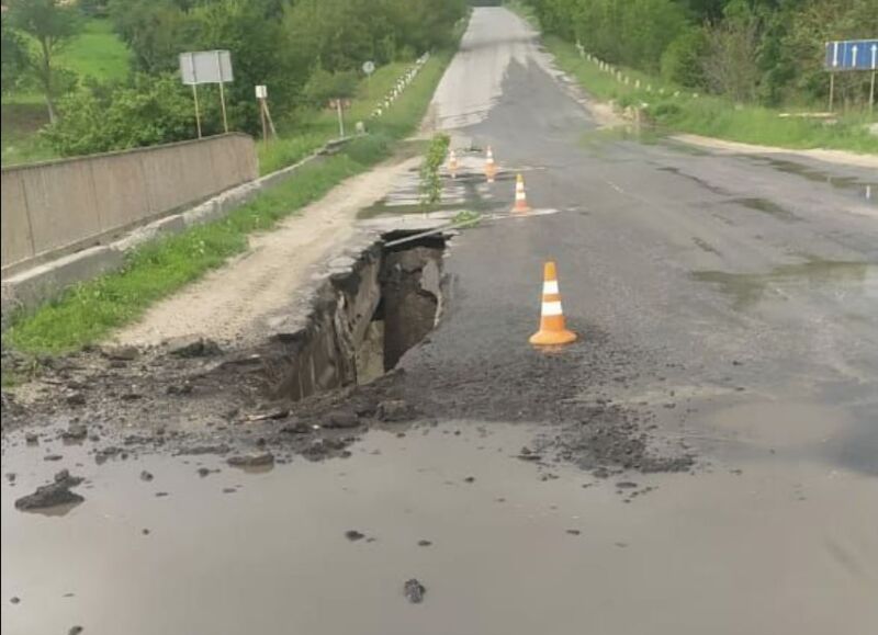 У Збаразькій громаді обвалився міст
