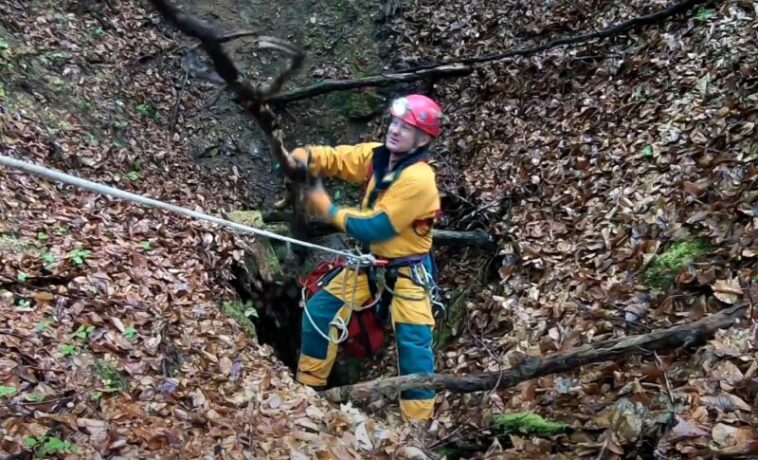 «Гранд каньйон» на Тернопільщині: спелеологи досліджують відомі печери та знаходять нові