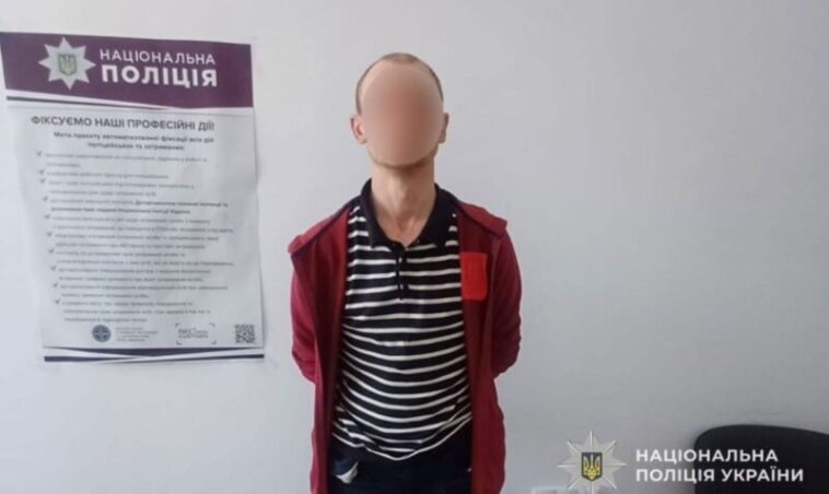 У лісі поблизу Гаїв наркоторговець розкладав закладки