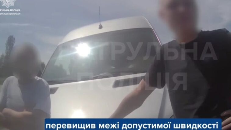 У Тернополі батько дозволив синові без прав сісти за кермо