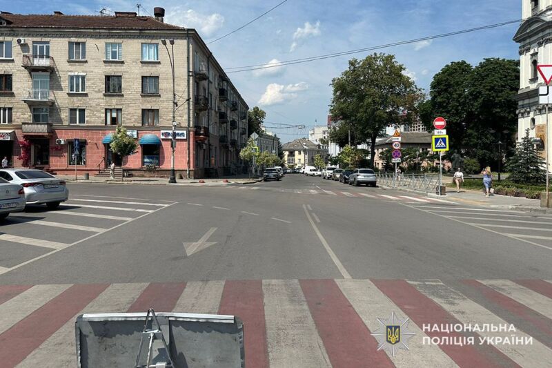 У центрі Тернополя біля церкви водій збив 23-річну жінку