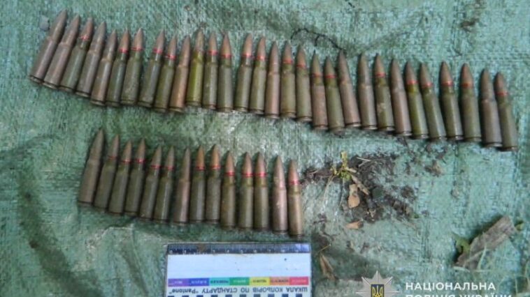 У Чорткові у перехожого вилучили майже 400 набоїв до автомата Калашникова