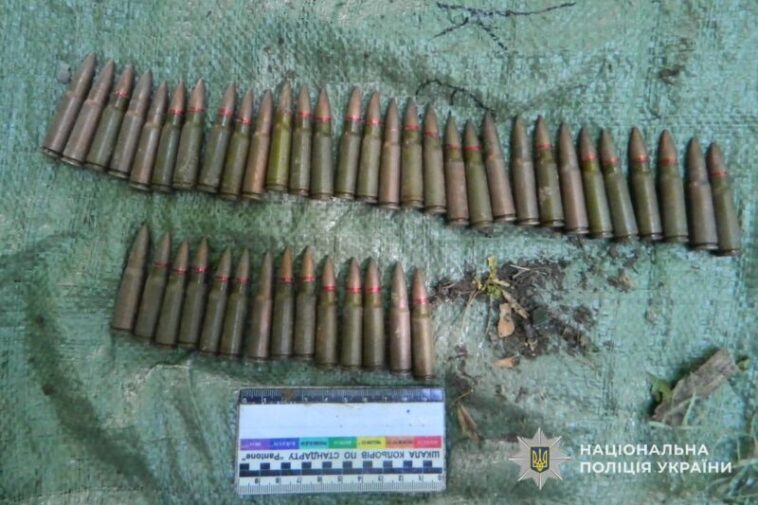 У Чорткові у перехожого вилучили майже 400 набоїв до автомата Калашникова