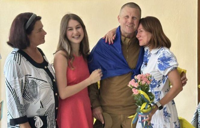 Повернувся з полону: Підволочиськ зустрів Героя Володимира Мотику