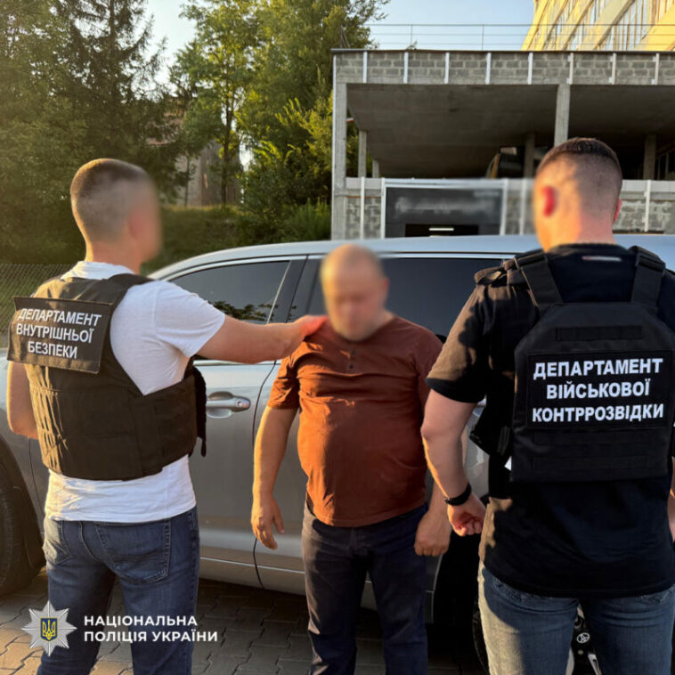 На Тернопільщині затримали експравоохоронця, який за $12000 обіцяв інвалідність та зняття з розшуку