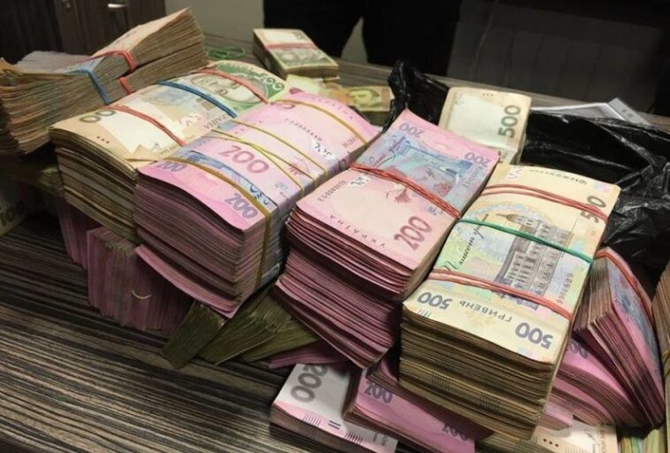 Псевдопрацівник банку видурив у жителя Тернополя 100000 грн