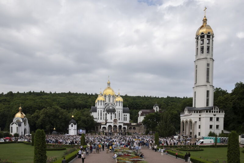 Ювілейна проща до Зарваниці зібрала понад 25 тисяч паломників і відзначила три важливі роковини