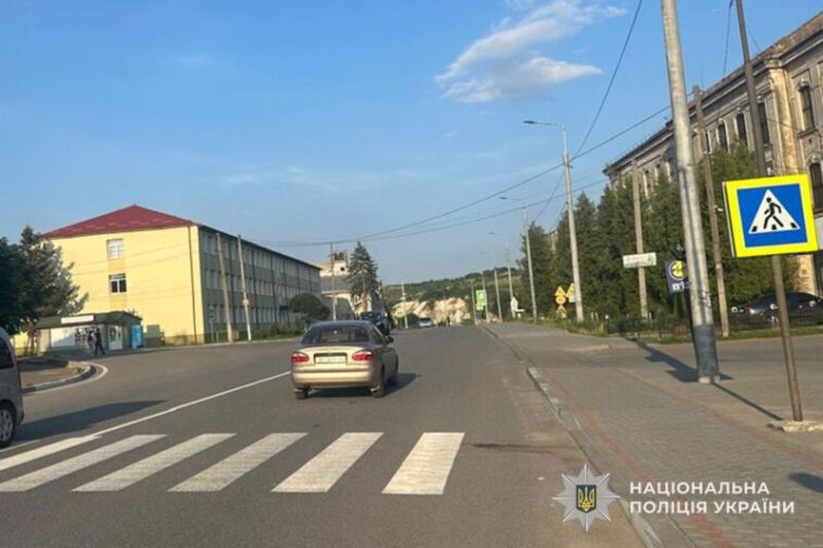 У Монастириськах водій збив матір з дитиною: обох госпіталізували
