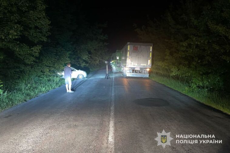 ДТП на Тернопільщині: водій на легківці зіткнувся із вантажівкою