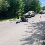 У Гаях 22-річна мотоциклістка на Kawasaki виїхала на зустрічну і зіткнулась з Lanos