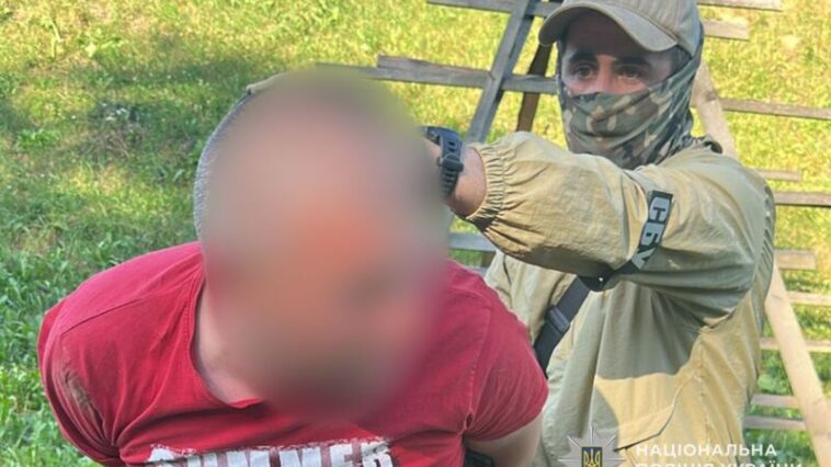 На Тернопільщині спіймали групу осіб, які за 13000 доларів переправляли чоловіків через кордон