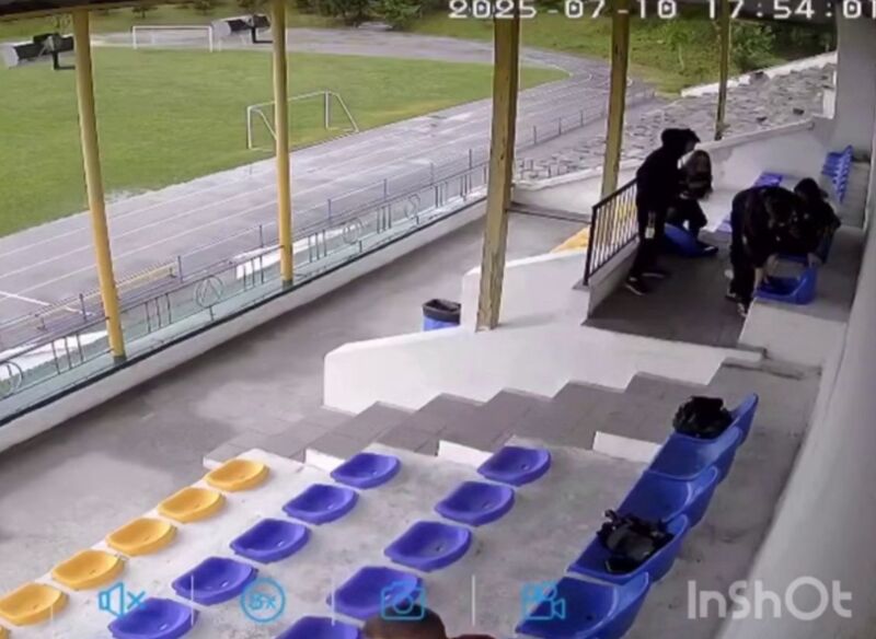 У Зборові підлітки пошкодили майно на стадіоні