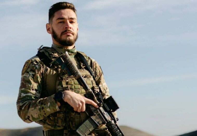 Медик з Тернополя показав, як з колегами на передовій рятують життя українських військових
