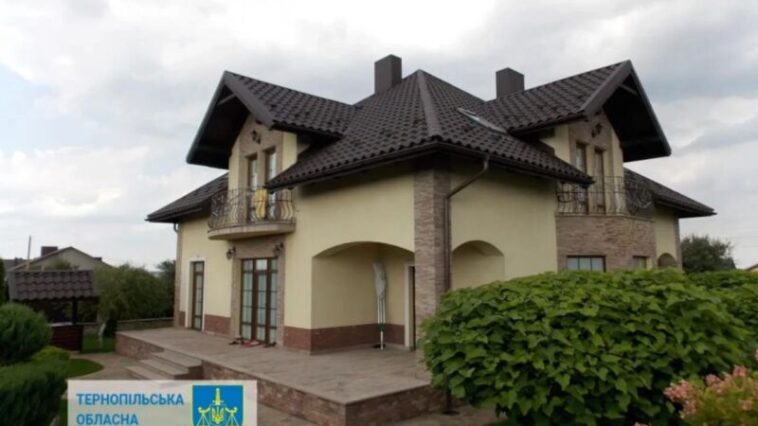 Ексочільника податкової Тернопільщини судитимуть за приховування майна на понад 23 мільйони гривень