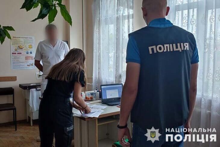 Семеро людей втратили очі, двоє померли: лікарів з Чорткова, які робили ін'єкції, можуть відсторонити з посад
