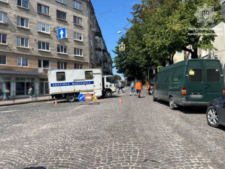 У Тернополі на бульварі Тараса Шевченка ускладнений рух