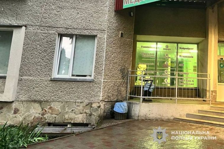 У Тернополі в лікарні підрізали чоловіка