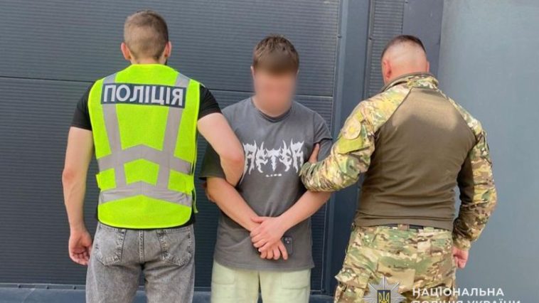 На Тернопільщині викрили організовану злочинну групу, яка збувала наркотики, зброю та боєприпаси