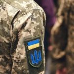 Чоловіки догнали і заблокували авто ТЦК, в якому перевозили військовозобов’язаного з Кременця