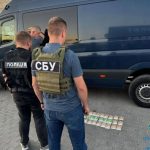 Обіцяв зняти з розшуку за 2000 євро: затримали мешканця Тернопільщини