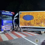 У Довжанці не розминулися дві вантажівки: водії травмовані