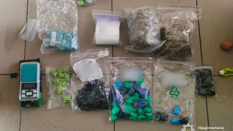 Наплічник із 120 закладками знайшов тернополянин у свого знайомого з Харківщини