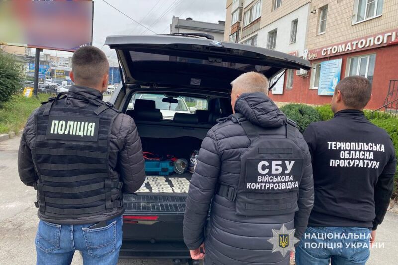У Тернополі ексмедик пропонував військовому за $3500 "полегшити" службу в ЗСУ