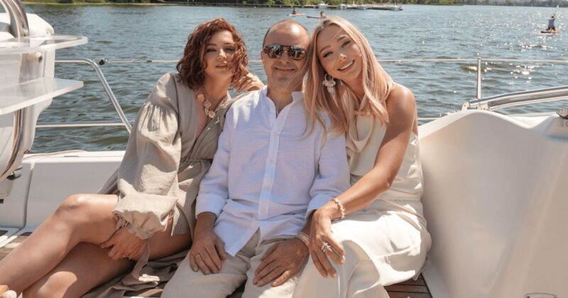 На яхті і з білявкою у стильному образі: Оля Цибульська і Віктор Павлік заспівали разом у новому кліпі