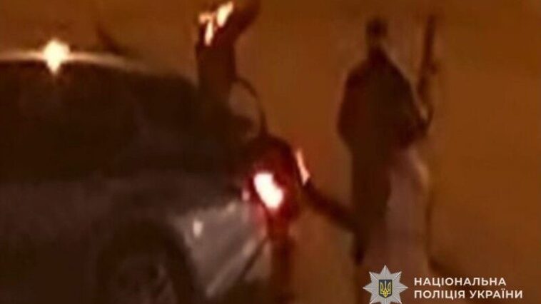 У Тернополі затримали чоловіка, який стріляв із пістолета
