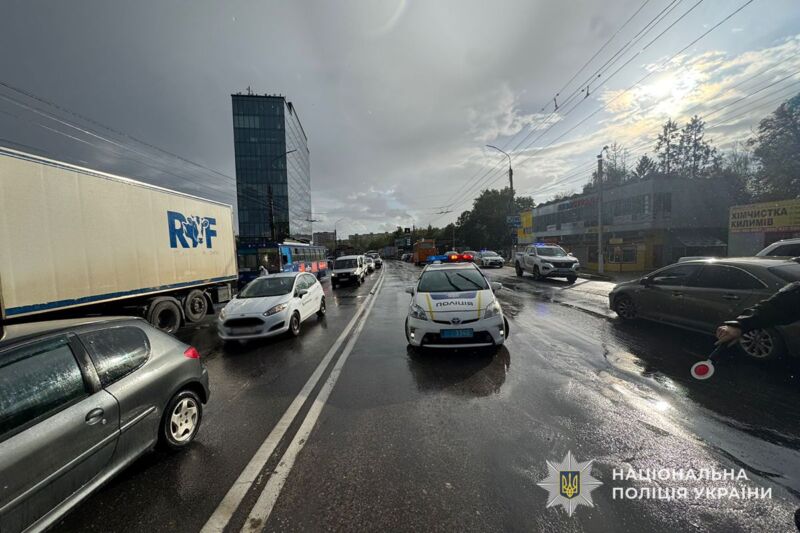 1,13 проміле: працівник ТЦК спричинив серію аварій у Тернополі (ФОТО)