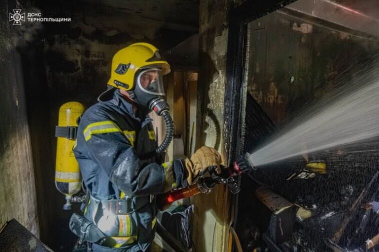 Нічна пожежа у Тернополі: на Братів Бойчуків горіла квартира у багатоповерхівці