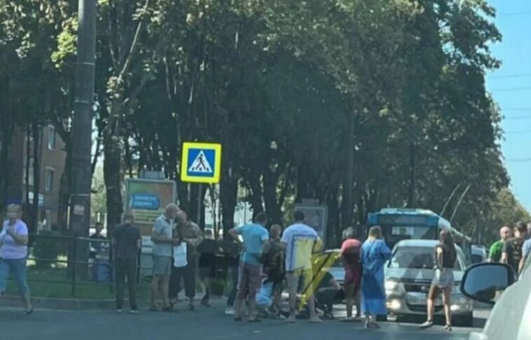 У Тернополі водій на "Нісані" збив жінку на переході