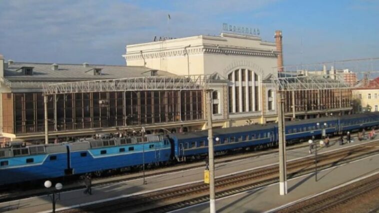 Додатковий потяг, який курсуватиме через Тернопіль, призначила Укрзалізниця