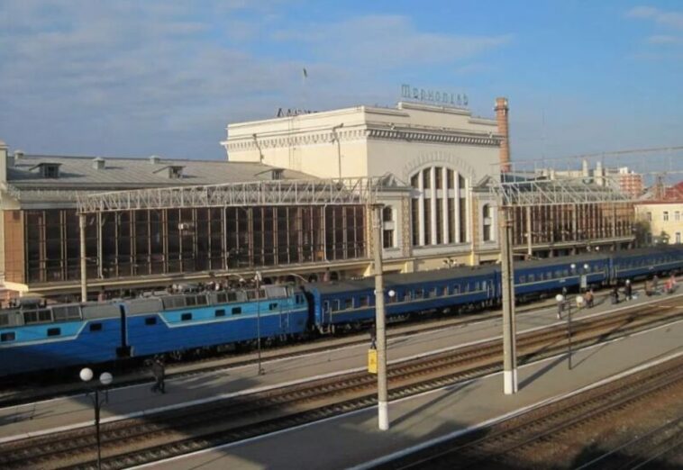 Додатковий потяг, який курсуватиме через Тернопіль, призначила Укрзалізниця