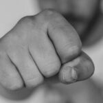 На Тернопільщині депутат райради вдарив кулаком в обличчя дитину: розшук