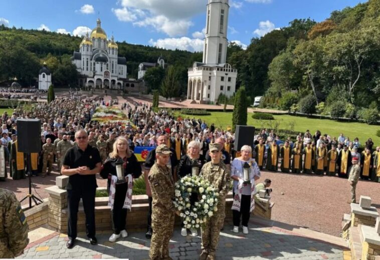У Зарваниці відбулося військове паломництво