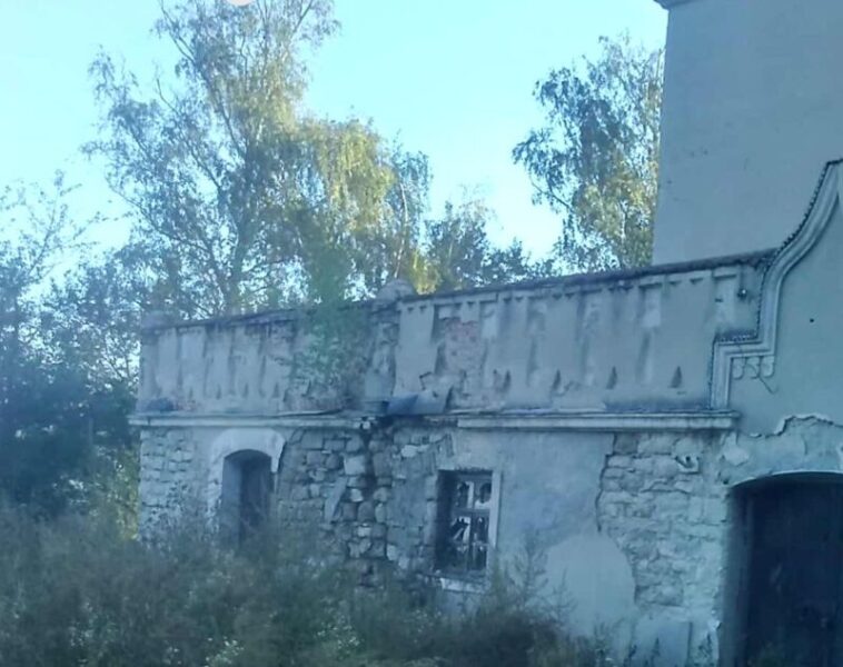 У центрі Гусятина наркомани знову використовують синагогу як притон