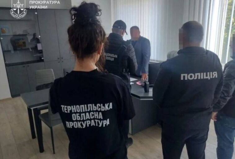 На Тернопільщині підозрюють ексдиректора та завідувача лікарні у розтраті 1,6 млн грн