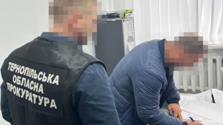 На Тернопільщині депутата підозрюють у отриманні грошей за виключення з військового обліку