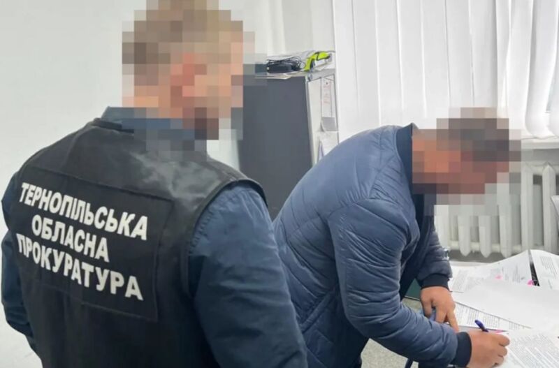 На Тернопільщині депутата підозрюють у отриманні грошей за виключення з військового обліку