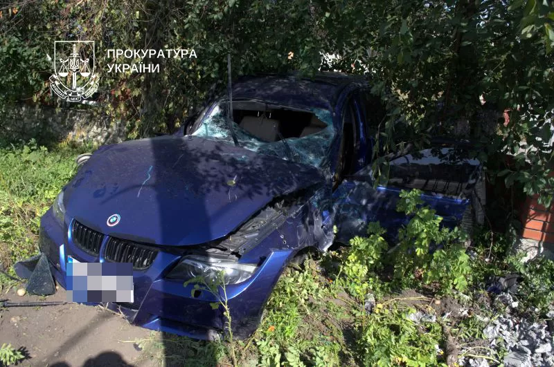 На Тернопільщині судитимуть водія, який попри заборону керувати сів п’яним за кермо і розбив "БМВ"