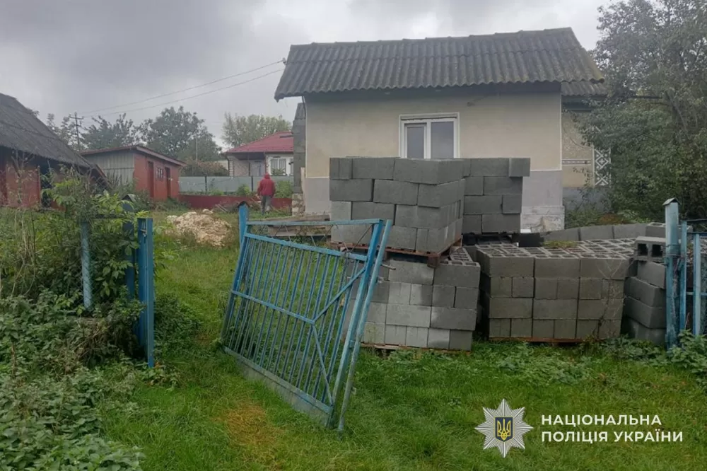 На Тернопільщині односельці обікрали чоловіка, який воює