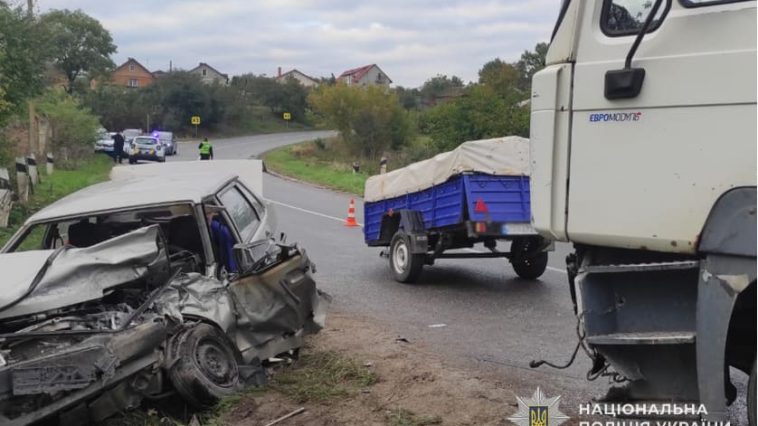 На Тернопільщині вантажівка "МАН" протаранила "ВАЗ"