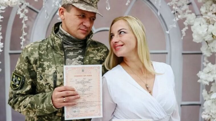 У Тернополі військовий встав на весільний рушник у День захисників
