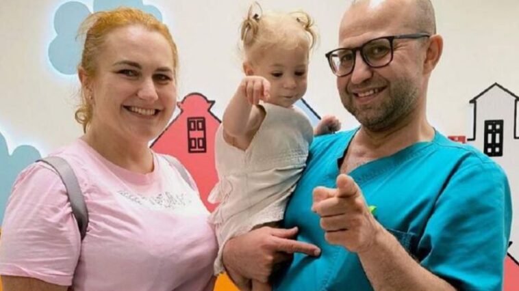 Дитині з Тернопільщини хірурги вперше в Україні сформували дитині анус за допомогою робота Da Vinci