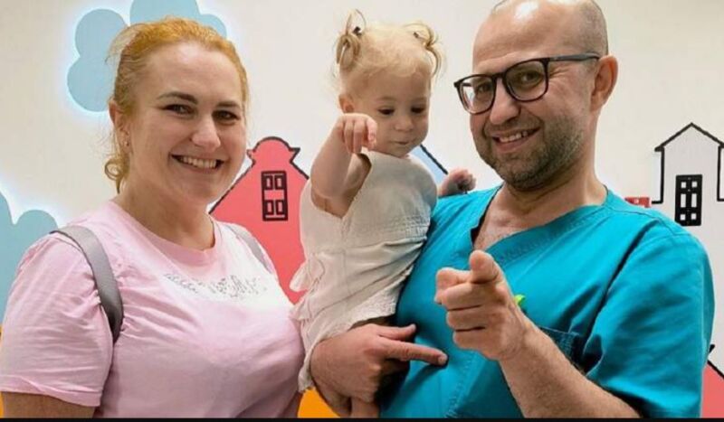 Дитині з Тернопільщини хірурги вперше в Україні сформували дитині анус за допомогою робота Da Vinci