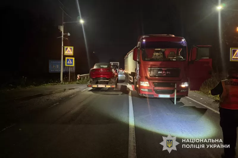 Смертельна аварія у Тернополі: вантажівка збила пішохода