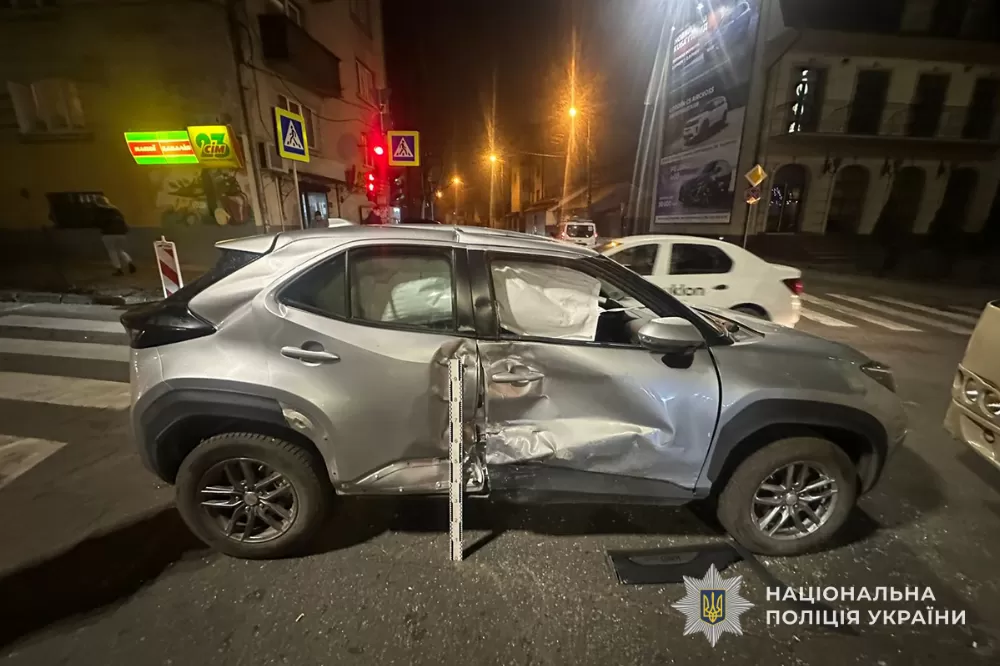 У Тернополі зіткнулися маршрутка з пасажирами і позашляховик