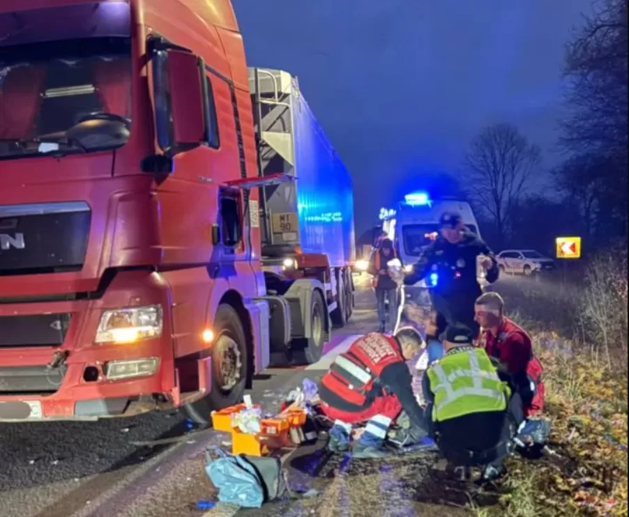 Смертельна аварія у Тернополі: вантажівка збила пішохода