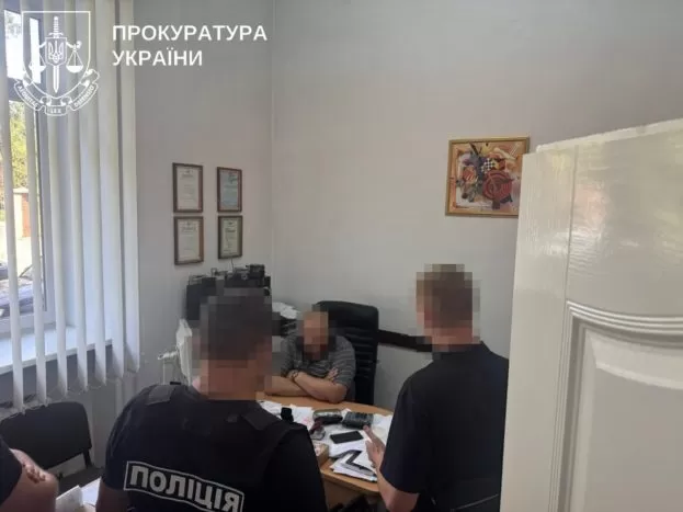 У Тернополі судитимуть головного інженера ЖЕКу за отримання $10000 хабаря